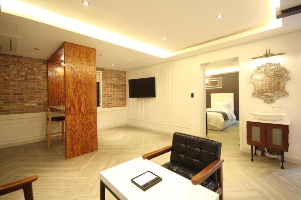 Gray Hotel Busan Exterior photo